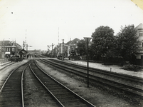 856415 Gezicht op de spoorlijn naar Amersfoort te Utrecht, ter hoogte van de spoorwegovergang in de Amsterdamsestraatweg.